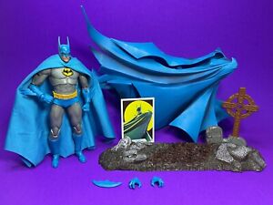 McFarlane Toys DC Multiverse Batman Year 2 Gold Label USED COMPLETE