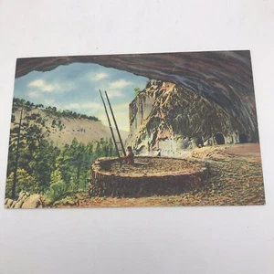 Postal de lino Kiva of Ancient Cliff Dwellers Rito De Los Frijoles, Nuevo México - Imagen 1 de 2