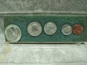 Uncirculated 1965 United States Silver Mint Set - Picture 1 of 7