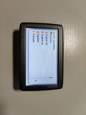 TomTom Navigationsgerät (Modell: 4EQ50 Z1230) mit stabiler Hülle - Bild 1 von 4