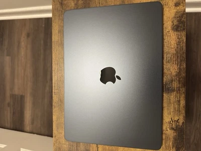 Apple MacBook Air 13 in 2022 Midnight/Apple M2 3.49 GHz, 256 GB 8 GB 8-Core - Image 1 of 4