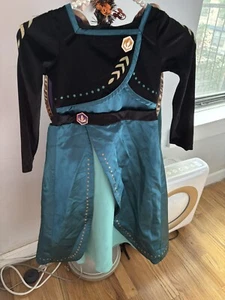 Disney Frozen 2 Queen Anna Dress & Cape Size 5/6 Dress Up Girls Kids Costume - Picture 1 of 3
