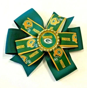 Beautiful Green Bay Packers inspired hair bow for girls. - Picture 1 of 2