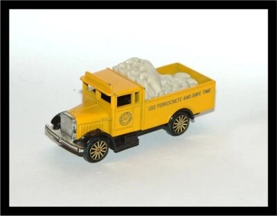 Corgi  _ Die Cast _ Portland Cement / Morris Truck _ ** Must See ** - Image 1 of 2