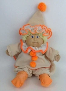 Parche de col niños cara rara niño payaso dientes hoyuelos rubio azul vintage 1982 - Imagen 1 de 12