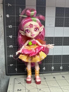 Magic Mixies Pixlings Mini Bambola 6" Faye La Fata Rosa Fragola Statuina - Foto 1 di 5