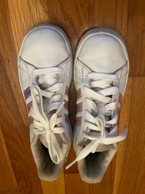 Adidas White Sneakers Kids Size 2 Kids 👦 Shoes - Image 1 of 4