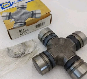 NAPA 374 U-Joint Universal Joint w/ Clips & Grease Fitting – Made in Mexico - Bild 1 von 4