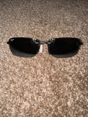 Nuevo con etiquetas Gafas de sol polarizadas Maui Jim Lanakila negras mate con grises MJ624-02 para hombre Foto 1 de 4