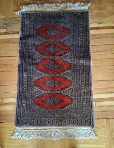 Vintage Pakistanischer Handgeknüpfter Wollteppich - 44” x 24” Braun & Rot Mitte Medaillon - Bild 1 von 8