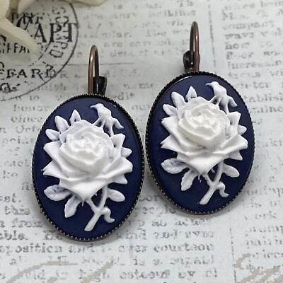 Pendientes de aniversario victoriano camafeo cumpleaños oro rosa latón azul marino y blanco Foto 1 de 4