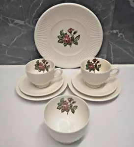 Wedgwood of Etruria & Barlaston Creamware MOSS ROSE Tee oder Kaffee Trio Set für 2 - Bild 1 von 19