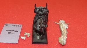 Games Workshop Warhammer Knights of Chaos Knight Standard Bearer Metal Complete - Picture 1 of 3