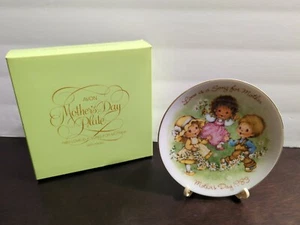 AVON Mother's Day Plate 1983 “Love Is A Song”,  5” Collector Plate w/ Stand- NEW - Picture 1 of 10