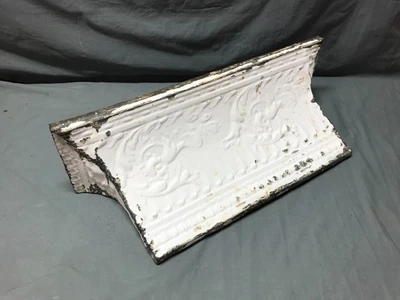 Estante arquitectónico desgastado en relieve recuperado 24" antiguo 1668-25B Foto 1 de 4