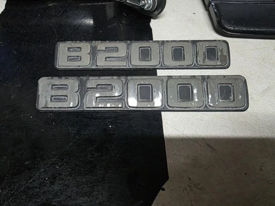 Calcomanía emblema Mazda B2000 Foto 1 de 4