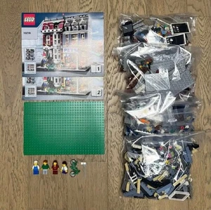 LEGO 10218 Pet Shop Modular Building Set Used Complete with Minifigs Manual - Picture 1 of 8