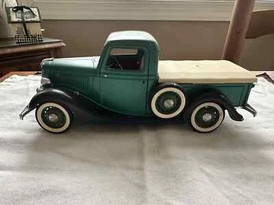 RARE Solido 1936 Ford V-8 Pick Up Truck 1/19 Scale Diecast Metal Metallic Green - Image 1 of 4