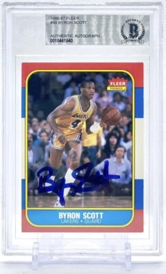 1986 BYRON SCOTT FLEER #99 RC LOS ANGELES LAKERS BECKETT AUTHENTIC AUTO - Image 1 of 2