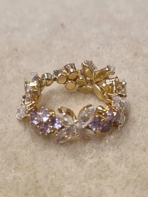 Anillo de circón púrpura y transparente talla 7 en montura de cobre recubierto de oro Foto 1 de 4