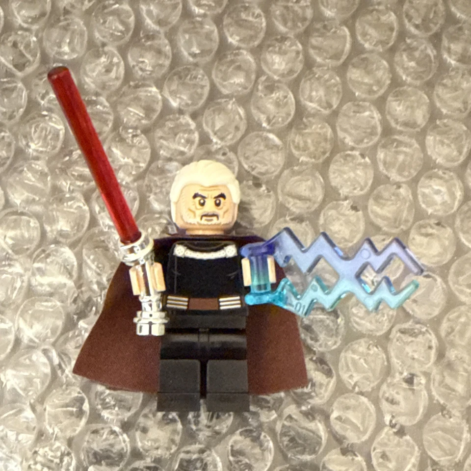 LEGO Star Wars Count Dooku Authentic Minifigure sw0472 Duel on Geonosis 75017 - Image 1 of 4