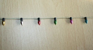 Mini Bunte Lichterkette ohne Licht = Deko für Puppenhaus, Feen Haus…. Spielzeug - Bild 1 von 1