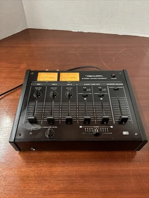 Consola de mezclas estéreo vintage realista 32-1200B ***sin probar Foto 1 de 4