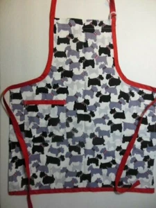 Scottie Dogs on White, Child's Apron, new, handmade, 17" Wide 20" Long - Imagen 1 de 2