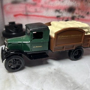 Ertl JC Penny 1931 Hawkeye 1992 fundido a presión escala 1:25 banco de camión de estacas - Imagen 1 de 8