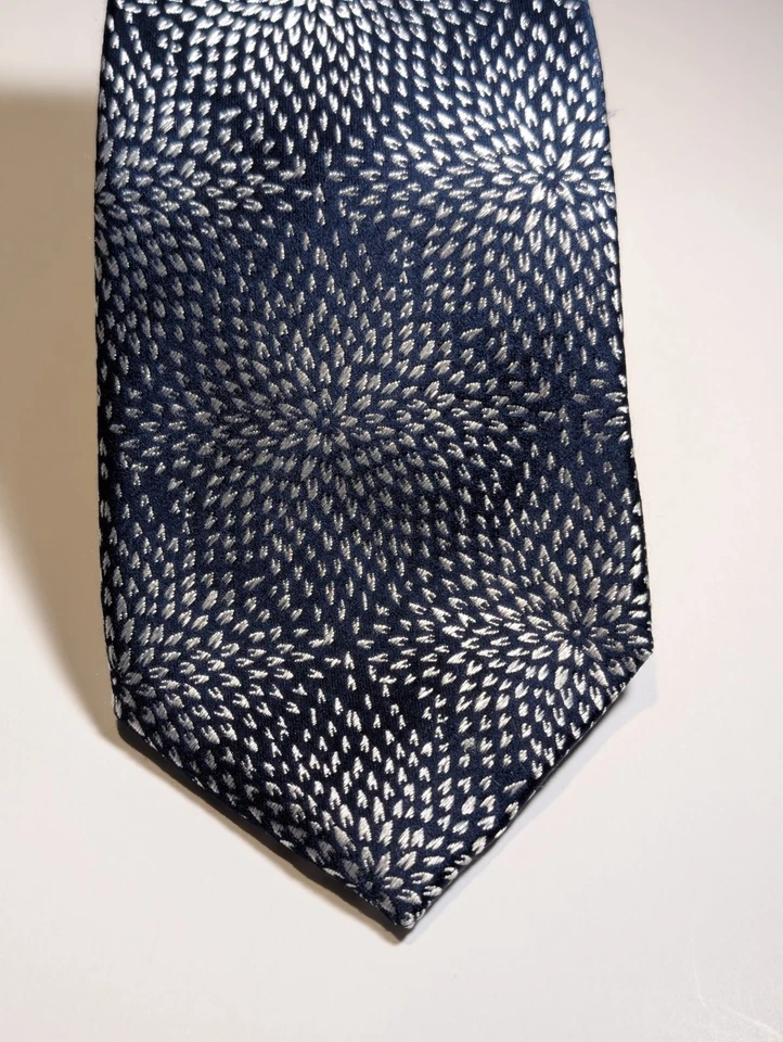 Striking CHARLES TYRWHITT London Mens Silk Tie Navy Blue Grey Floral Burst  EUC - Image 1 of 4