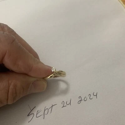 Anel de diamante pré-propriedade 14k .15ct da Reeds Jewelers 7,75  - Imagem 1 de 4