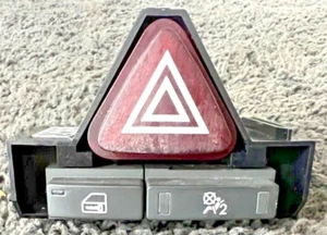 OPEL CORSA D Botón De Advertencia REF 13189529 - Imagen 1 de 5