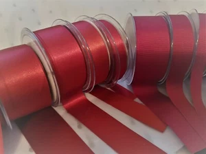 Berisfords CARDINALE nastro in raso e grosgrain festivo (941 e 9341) - da 3 mm a 70 mm - Foto 1 di 7