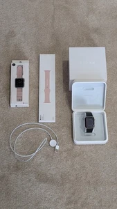 Apple Watch 1st Generation 42mm - Vintage In ORIGINAL BOX INCL 2 Ext STRAPS - Picture 1 of 5