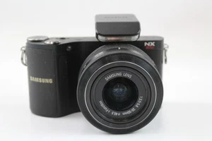 Samsung NX200 Mirrorless Digital Camera Working w/ Samsung 20-50mm F/3.5-5.6 - Picture 1 of 4
