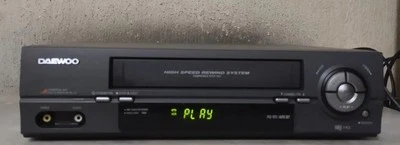 DAEWOO VIDEOREGISTRATORE VHS CON TELECOMANDO  - Immagine 1 di 4