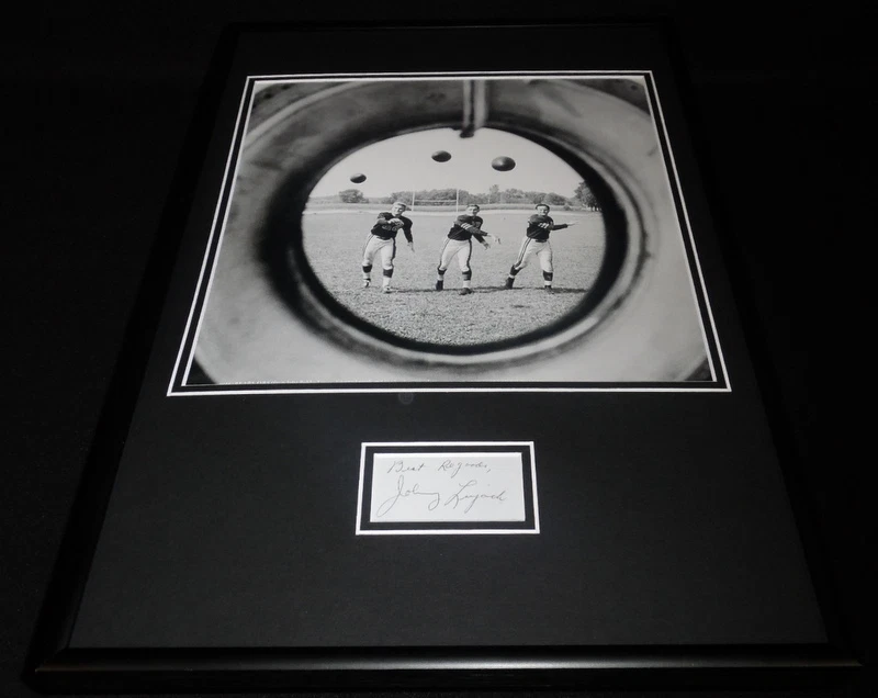 Exhibición de fotos firmada por Johnny Lujack enmarcada de 12x18 con Bobby Layne y Sid Luckman Foto 1 de 2
