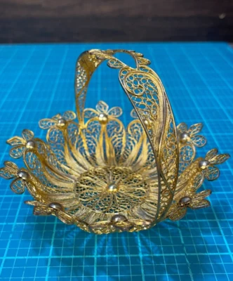 Cesta de filigrana de metal rusa Art Deco Foto 1 de 4