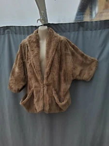 Jolt Beige Oversized Faux Fur Jacket Size S VGC - Picture 1 of 5
