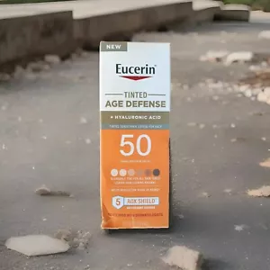 Eucerin sonnengetönte Altersabwehr LSF 50 Gesichts-Sonnenschutzlotion 2,5 flüssige Unzen Ablaufdatum 11/25 - Bild 1 von 4