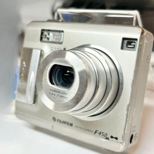 FUJIFILM FinePix F450 Silver 5.2MP 3.4x Zoom Compact Digital Camera From Japan - Picture 1 of 9