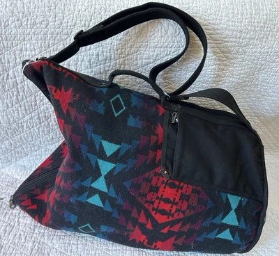 Vintage PENDLETON Estampa Sudoeste Cordão de Lã Duffle Slingpack Grande - Imagem 1 de 4