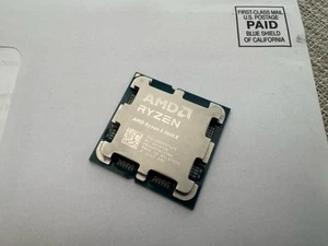 AMD - Ryzen 5 9600X 6-Core - 12-Thread 3.9 GHz (5.4 GHz Max Boost) Socket AM5... - Afbeelding 1 van 2