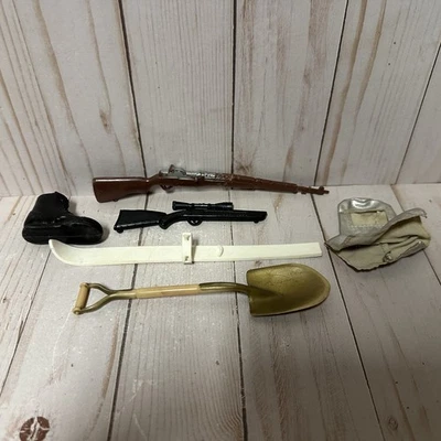 Lote De Colección Pistolas y Accesorios GI Joe Rifle Pala Bota Esquí Máscara de Soldadura Foto 1 de 4