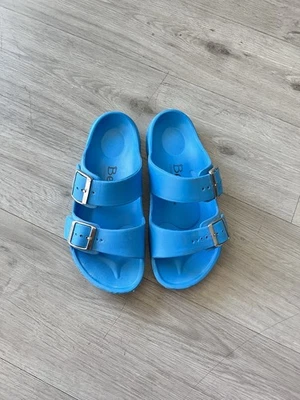 Betula Aqua Blue Rubber Slides Sz 5/36 - Image 1 of 4