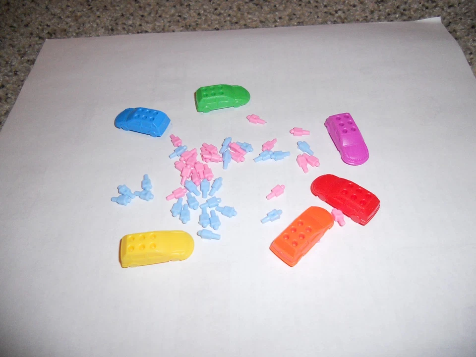 Peças de reposição 6 carros e bebês Game of Life década de 1990 e 2000 - Imagem 1 de 1