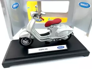 Vespa 946 Diecast Model 1:18 Welly Collection 2014 New in Box - Picture 1 of 8