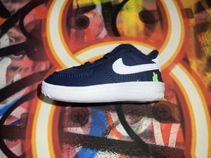 Nike Force 1 Krippe Babyschuhe Navy Weiß Unisex Schuhe Turnschuhe Größe 4C Bin 11 - Bild 1 von 9