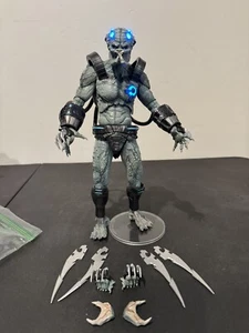 Predator Deluxe Stone Heart Predator Concrete Jungle NECA Action Figure - Picture 1 of 10