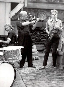 I Love Lucy ""Ragtime Band"" Cartolina - Foto 1 di 2